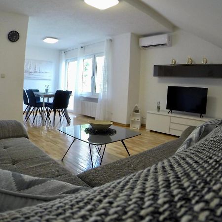 Holiday Apartment Lavanda Jesenice  Extérieur photo