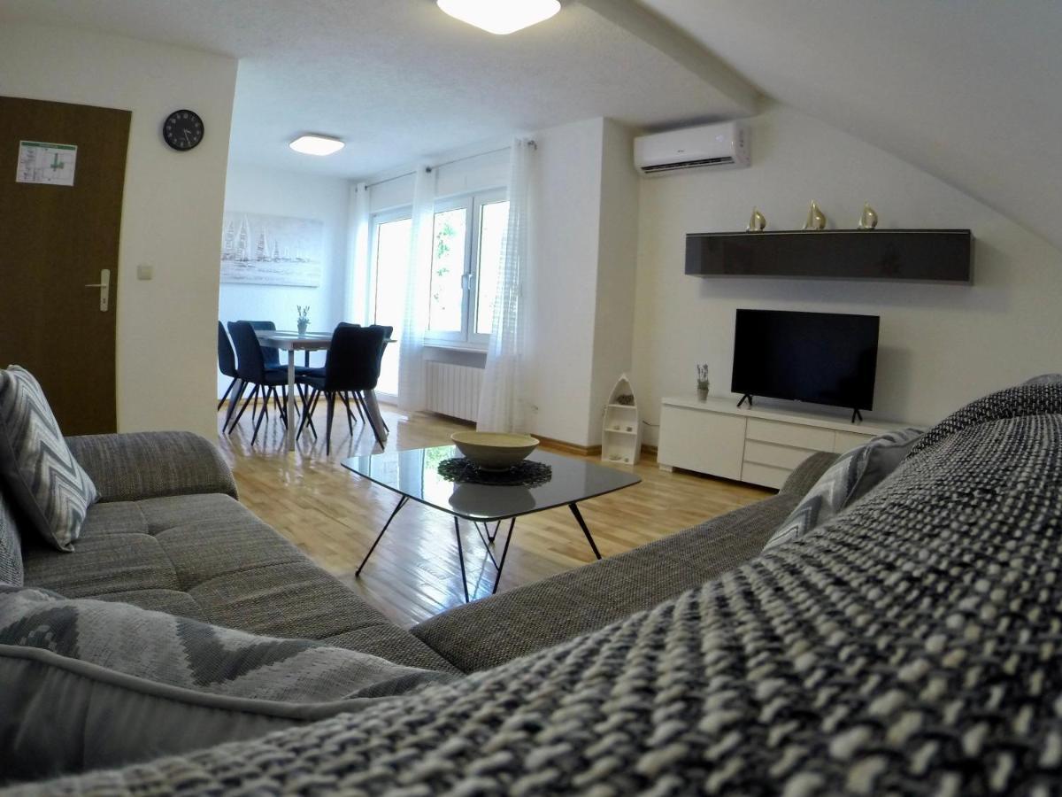 Holiday Apartment Lavanda Jesenice  Extérieur photo