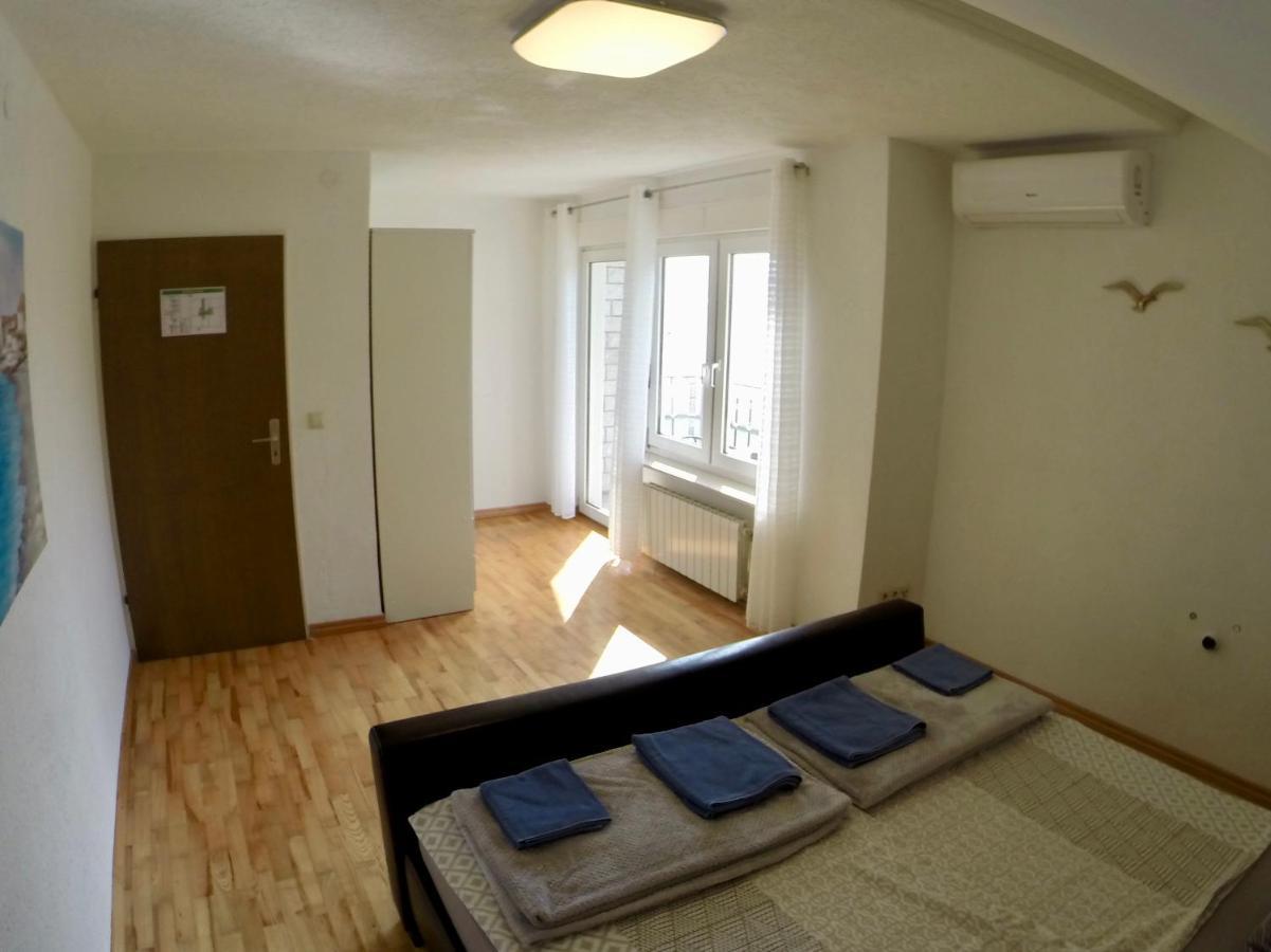 Holiday Apartment Lavanda Jesenice  Extérieur photo